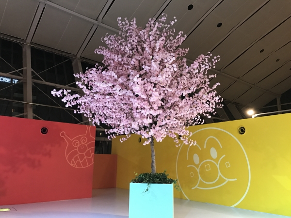 アンパンマンミュージアムに桜の木が立ちました！
